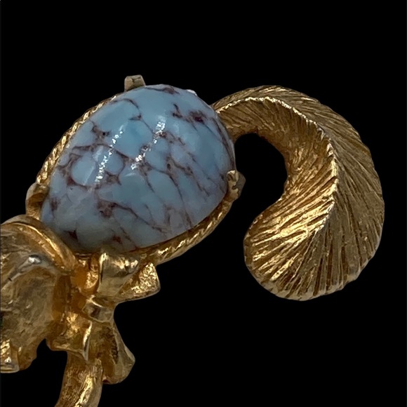 Vintage DeNicola Blue Art Glass Playful Cat Brooch - Picture 3 of 7